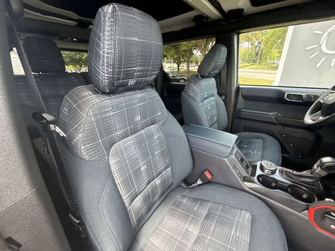 Used 2025 Ford Bronco Heritage Edition AWD/4WD image 27