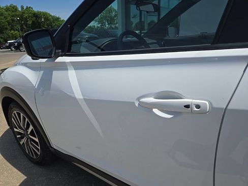 Used 2024 Nissan Kicks SR w/ SR Premium Package FWD image 29