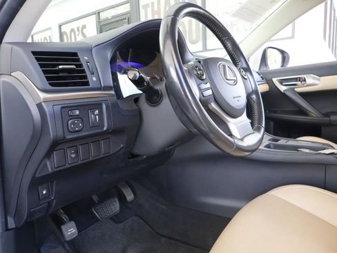 Used 2016 Lexus CT 200h w/ Seat Comfort Package FWD image 37