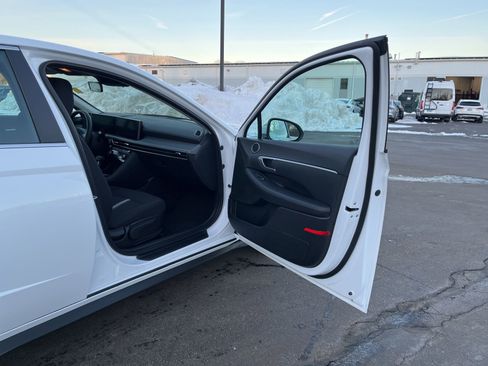 Certified 2025 Hyundai Sonata SE image 21