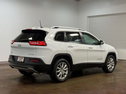 Used 2017 Jeep Cherokee Limited AWD/4WD image 4
