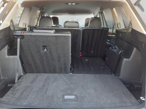 Used 2024 Volkswagen Atlas SE image 17