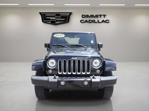 Used 2017 Jeep Wrangler Unlimited Sahara w/ Connectivity Group AWD/4WD image 2