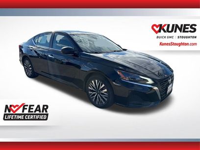 Used 2024 Nissan Altima 2.5 SV