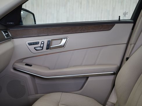 Used 2016 Mercedes-Benz E 350 4dr Sdn E 350 Sport RWD image 32