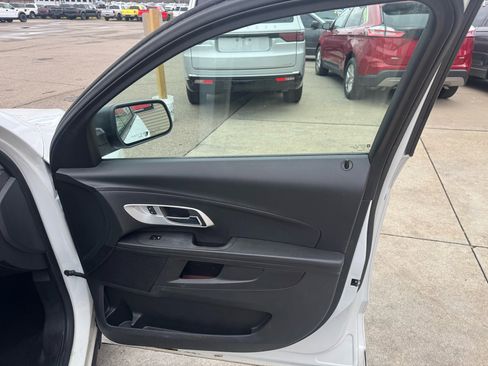 Used 2016 Chevrolet Equinox LS image 16