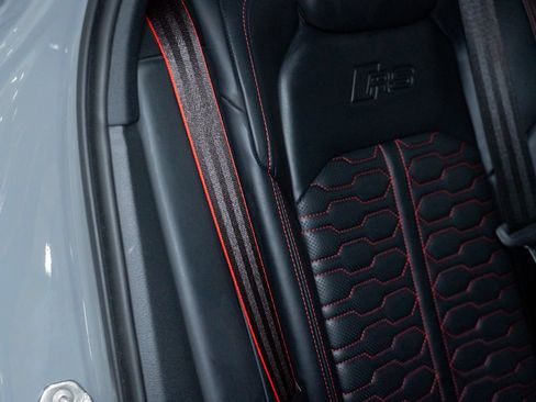 Used 2022 Audi RS 6 w/ Carbon Optic Package AWD/4WD image 31