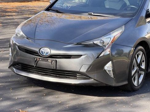Used 2016 Toyota Prius Two image 10