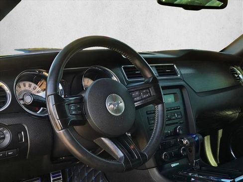 Used 2012 Ford Mustang GT Premium image 10