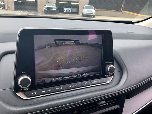 Used 2024 Nissan Rogue S image 14