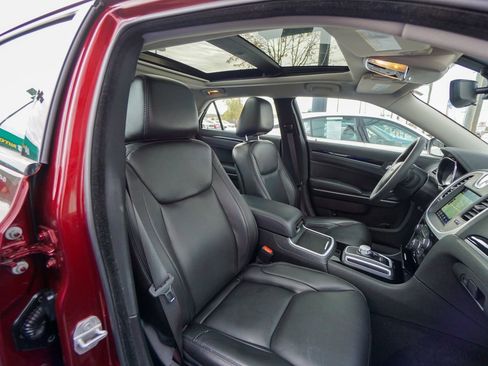 Used 2023 Chrysler 300 Touring L w/ Popular Equipment Group image 31