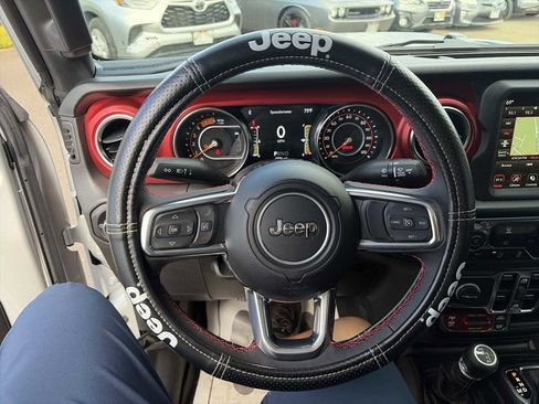 Used 2023 Jeep Gladiator Rubicon w/ Trailer Tow Package AWD/4WD image 11