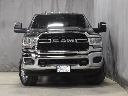 Used 2024 RAM 2500 Tradesman w/ Chrome Appearance Group image 4