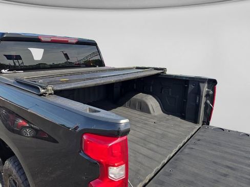 Used 2021 Chevrolet Silverado 1500 Custom Trail Boss w/ LPO, Dark Essentials Package AWD/4WD image 10