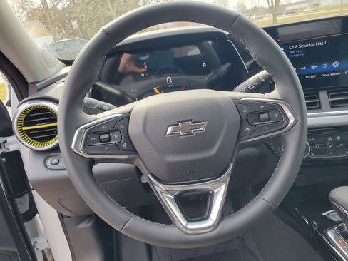 New 2026 Chevrolet Trax LT w/ Midnight Edition FWD image 11