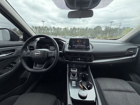Used 2025 Nissan Rogue SV AWD/4WD image 7