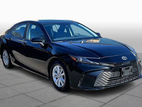 Certified 2025 Toyota Camry LE image 3