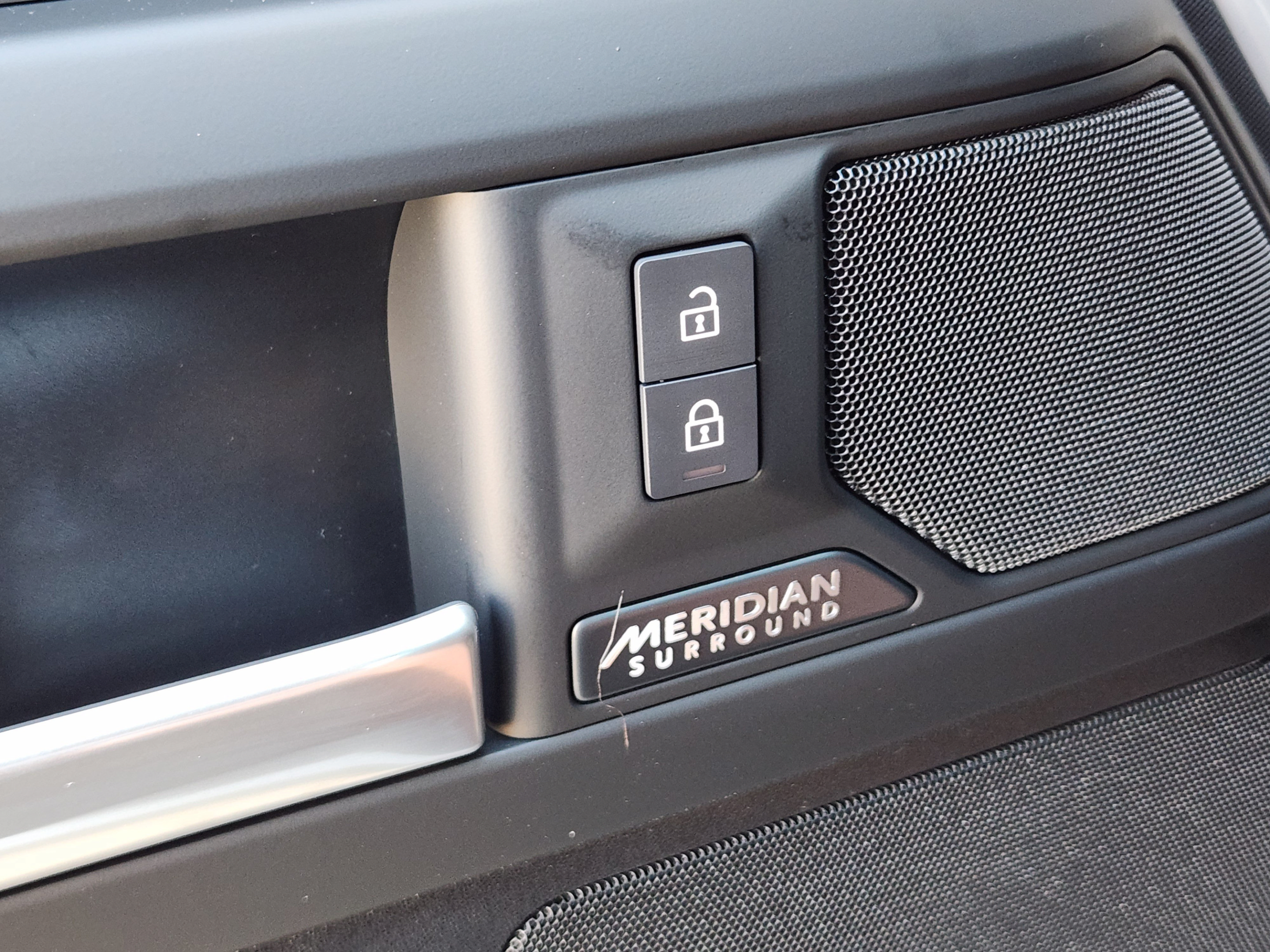 New 2026 Land Rover Defender 110 X-Dynamic SE AWD/4WD image 19