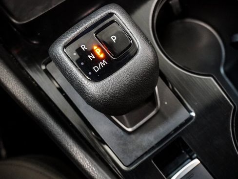 Used 2021 Nissan Rogue SV image 25