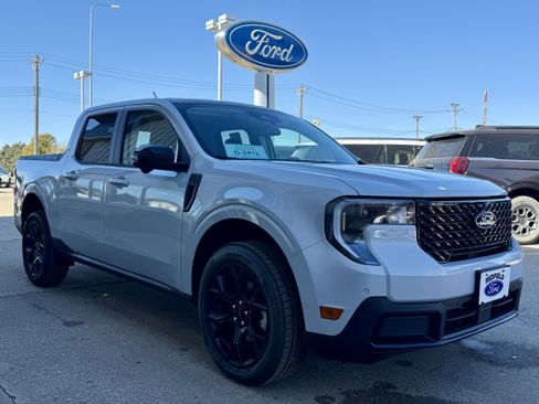 New 2025 Ford Maverick Lariat w/ Black Appearance Package image 5