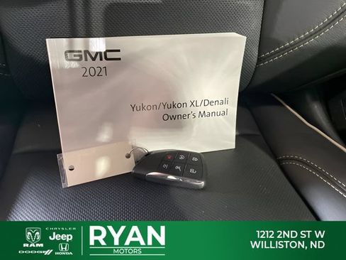 Used 2021 GMC Yukon SLT w/ SLT Luxury Plus Package AWD/4WD image 13