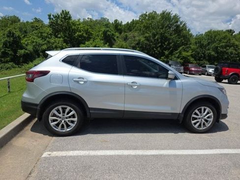 Used 2021 Nissan Rogue Sport SV FWD image 6