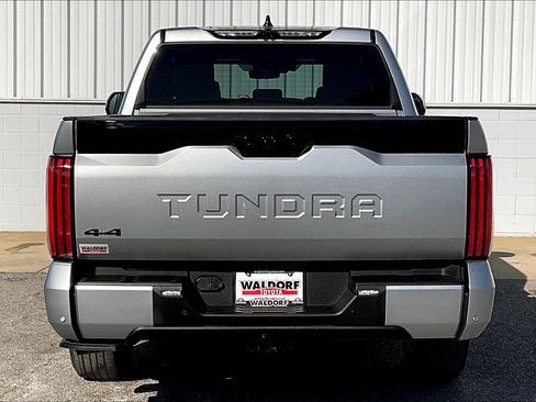 Used 2024 Toyota Tundra Platinum AWD/4WD image 5