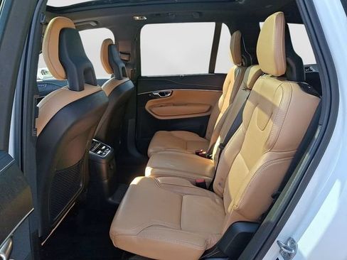 Used 2021 Volvo XC90 T8 Inscription w/ Advanced Package AWD/4WD image 12