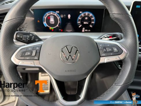 Used 2025 Volkswagen Tiguan SE R-Line image 15