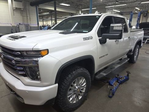 Used 2023 Chevrolet Silverado 2500 High Country image 2
