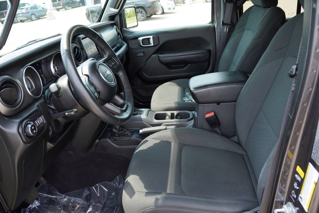 Used 2022 Jeep Gladiator Sport AWD/4WD image 15