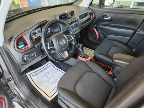 Used 2020 Jeep Renegade Trailhawk w/ Cold Weather Group AWD/4WD image 28