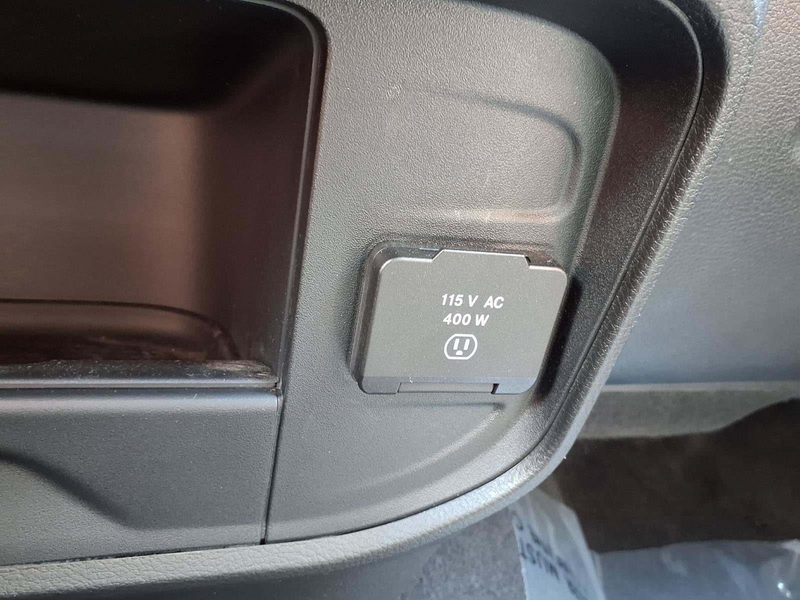 Used 2026 RAM 2500 Laramie AWD/4WD image 11