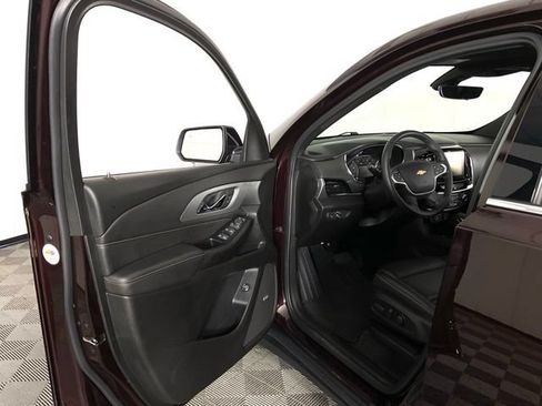 Used 2023 Chevrolet Traverse LT w/ LT Premium Package AWD/4WD image 30