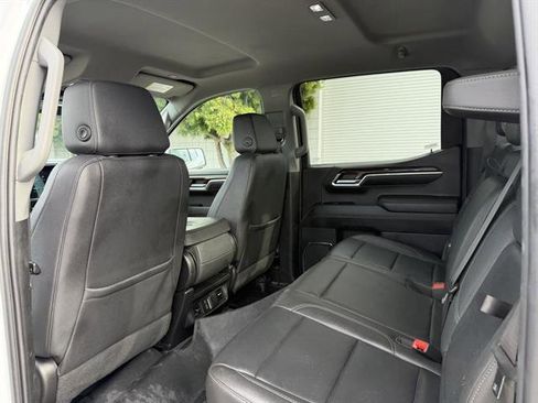 Used 2024 GMC Sierra 1500 SLT image 13