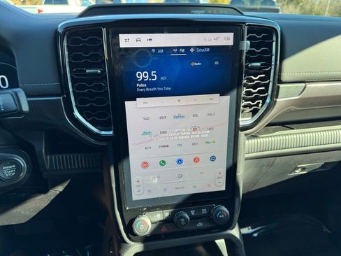 New 2024 Ford Ranger Lariat w/ Trailer Tow Package image 31