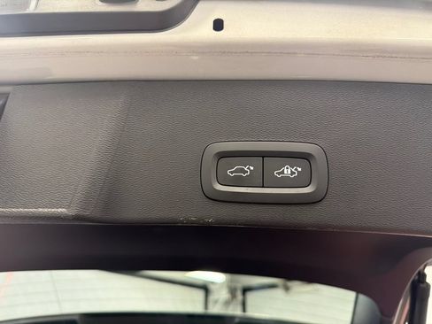 Used 2023 Volvo XC40 B5 Ultimate AWD/4WD image 20