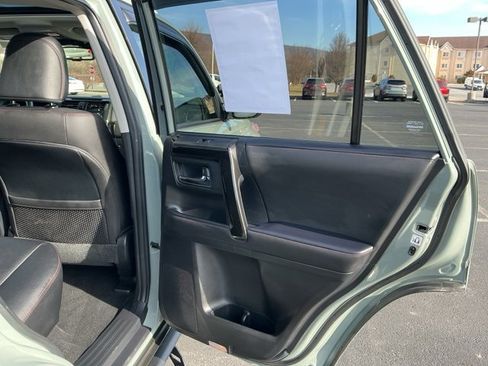 Used 2022 Toyota 4Runner TRD Off-Road Premium image 26