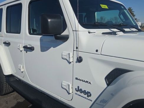 Used 2023 Jeep Wrangler Unlimited Sahara w/ Cold Weather Group image 5
