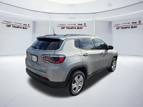 Used 2022 Jeep Compass Latitude w/ Convenience Group AWD/4WD image 6