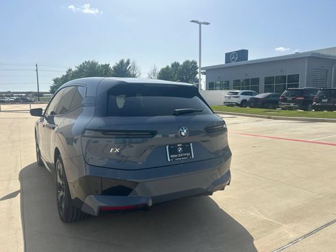Used 2024 BMW iX xDrive50 w/ Premium Package AWD/4WD image 7