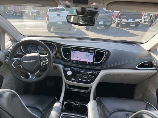 Used 2024 Chrysler Pacifica Limited FWD image 40