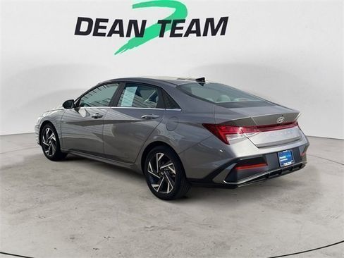 Certified 2024 Hyundai Elantra SEL w/ Convenience Package image 6
