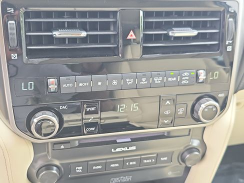 Used 2022 Lexus GX 460 Luxury w/ Accessory Package AWD/4WD image 19