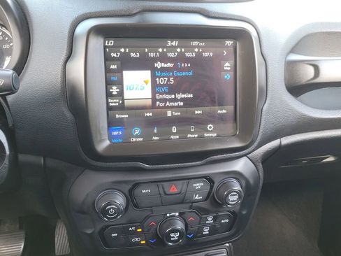 Used 2023 Jeep Renegade Altitude AWD/4WD image 9