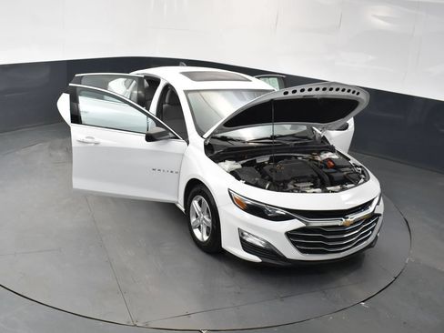 Used 2021 Chevrolet Malibu LS FWD image 17