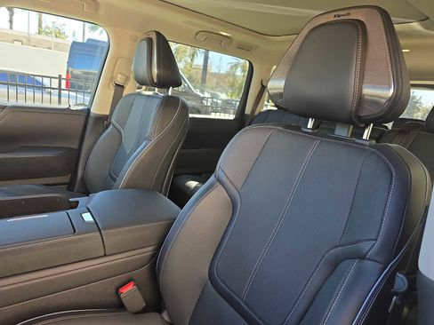 Certified 2025 INFINITI QX80 Sensory image 14