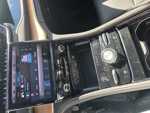 Used 2024 Jeep Grand Cherokee L Summit image 9