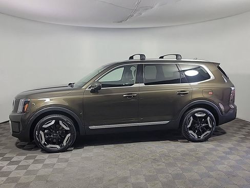 Certified 2025 Kia Telluride EX w/ EX Captain's Chair Package AWD/4WD image 11