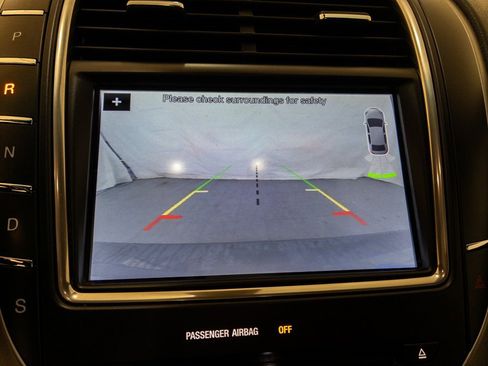 Used 2016 Lincoln MKX Reserve w/ Climate Package image 27